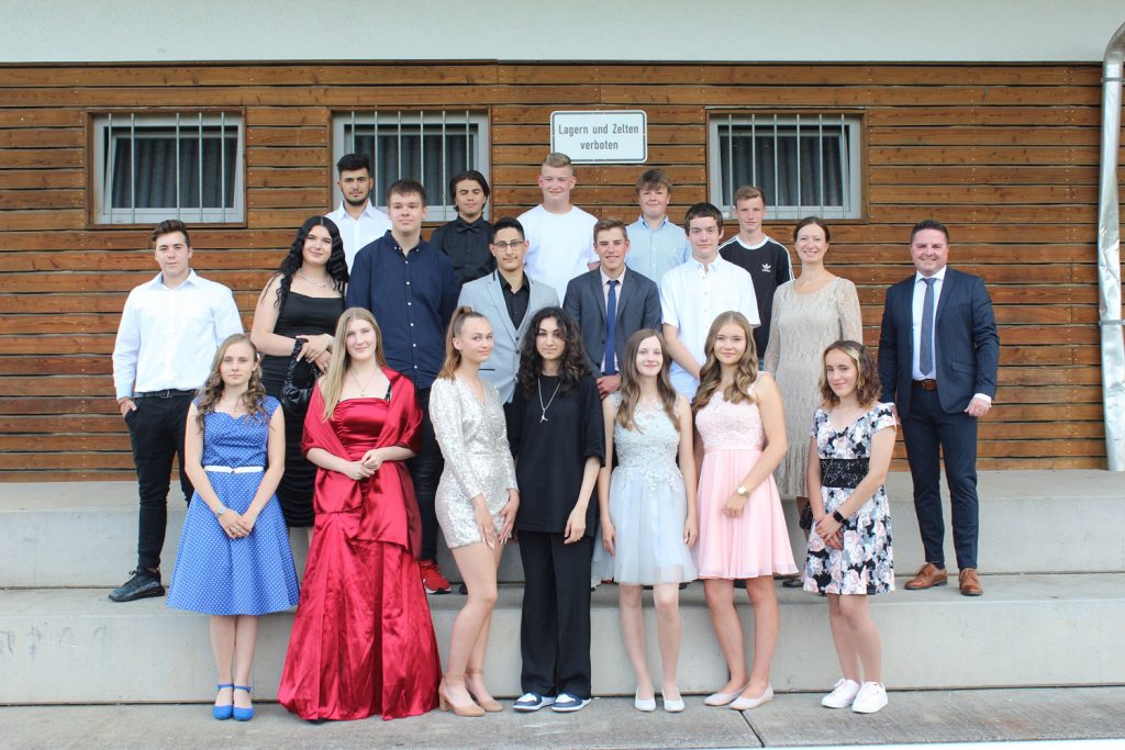 Foto der Abschlussklasse 10 aus dem Schuljahr 2020-2021